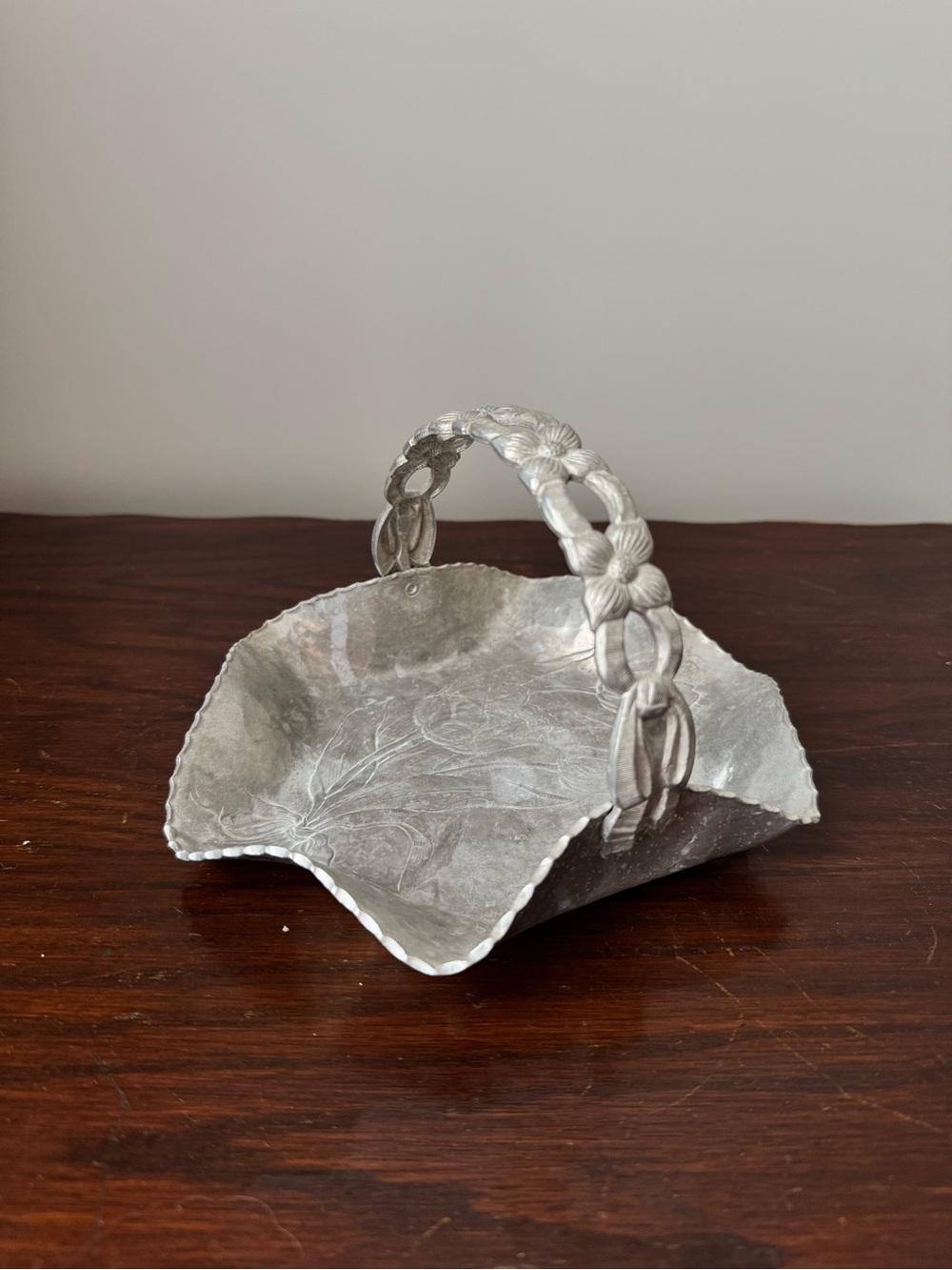 Vintage Rodney Kent Hand Wrought Aluminum Floral Basket Dish 429